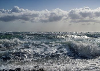 Cantabria, en alerta mañana por fuerte oleaje y vientos intensos