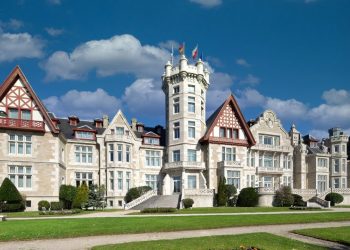 Pedro Sánchez reúne mañana a los líderes autonómicos en Santander con la financiación autonómica como tema central