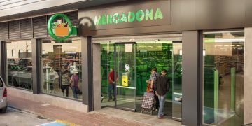 Mercadona denunciada por divulgar información confidencial y demandada por despido nulo