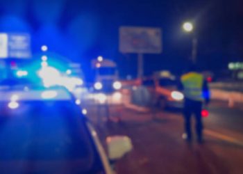 Un joven bajo los efectos del alcohol causa un accidente en la Avda. Juan de la Cosa