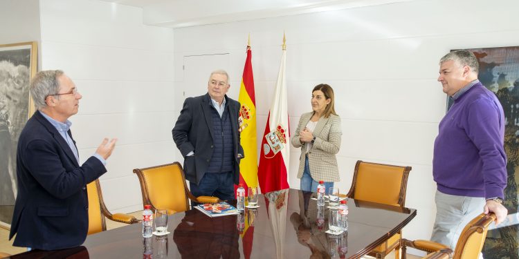 La presidenta de Cantabria reafirma su apoyo a la Gala del Deporte Cántabro, que se celebrará el 26 de diciembre