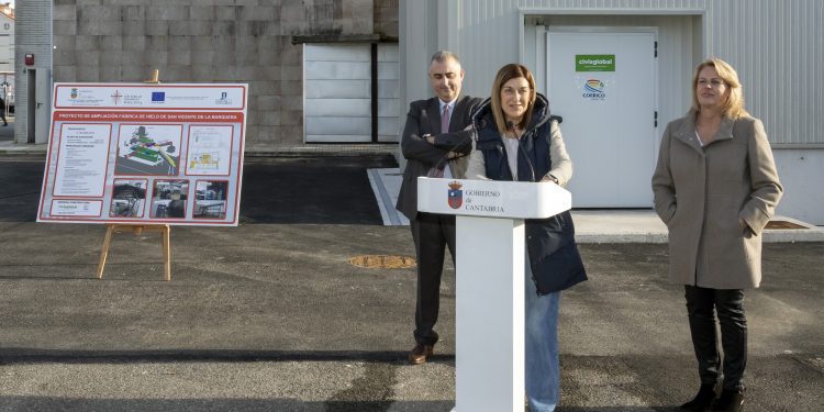 Buruaga critica las «mediocres» negociaciones del Gobierno de España y reafirma el compromiso de Cantabria con el sector pesquero