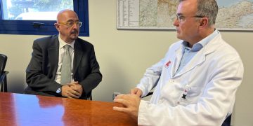Pascual asegura que el Hospital de Laredo “va muy bien” y empieza a “atraer talento” con la contratación este año de 37 médicos