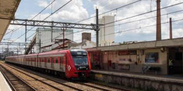 Averías en la catenaria provocan retrasos de hasta seis horas en trenes Alvia entre Santander y varias ciudades