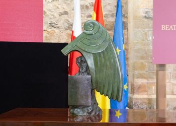 El vocalista de Maná, Fher Olvera, y las víctimas del terrorismo, Premios Beato 2024