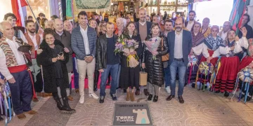 Cristina Bucsa ya tiene su nombre en el Paseo de la Torre de la Vega