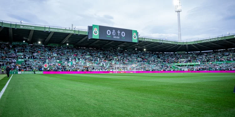 El Racing recibe 437 entradas para el partido en Burgos a un precio de 25 euros