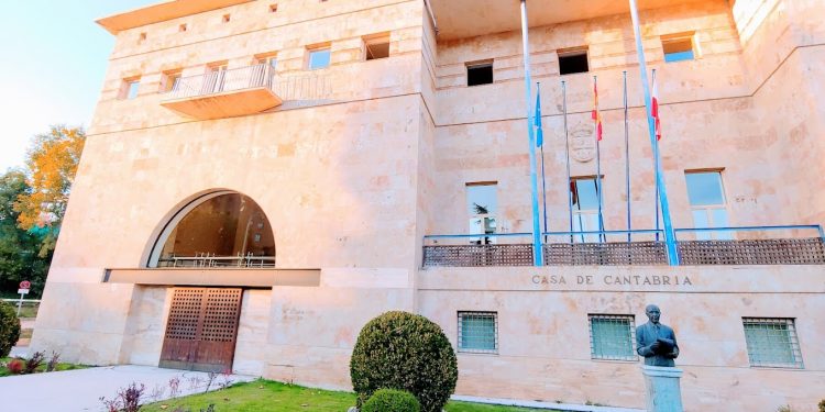 El Gobierno convoca ayudas por 110.000 euros para obras y mejoras de las sedes sociales de las Casas de Cantabria