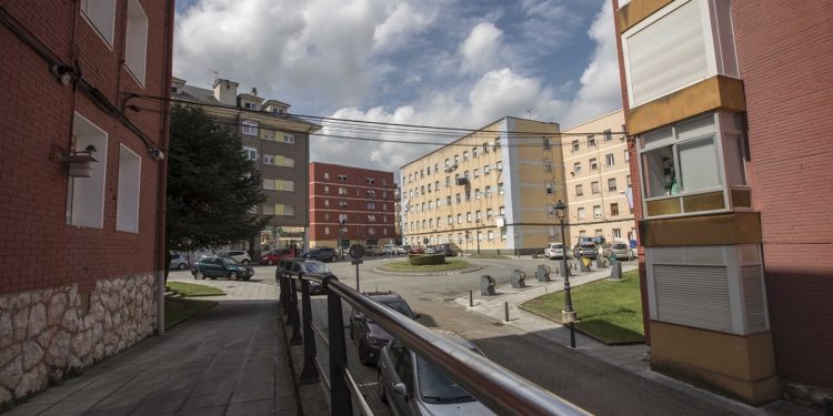 El Ayuntamiento de Camargo concede ayudas por importe de 160.000 euros a seis comunidades de vecinos para la instalación de ascensores