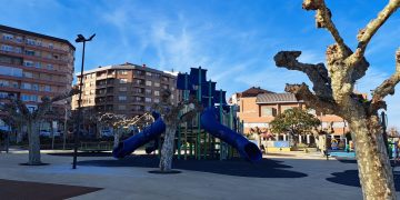 Camargo mejora la iluminación del Parque Lorenzo Cagigas con dos nuevas torres de luz