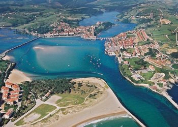 San Vicente de la Barquera registra la temperatura más alta de España y San Roque destaca por el viento