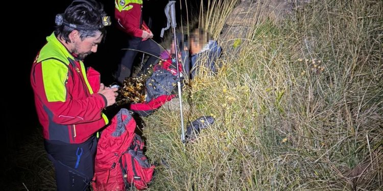 Rescatadas dos senderistas de 52 y 49 años enriscadas en Val de Asón