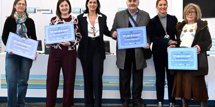 Santander premia la memoria y la creatividad de sus mayores en el XV Concurso de Relatos Cortos