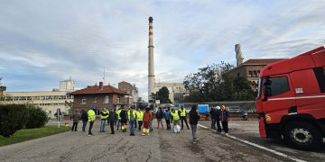 La huelga en la logística de Solvay continúa a la espera de la respuesta a una contrapropuesta de los sindicatos