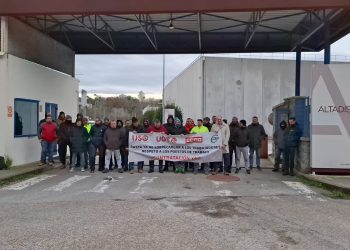 La plantilla de Altadis en Entrambasaguas inicia una huelga general indefinida por falta de personal