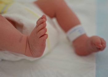 Triana, primera cántabra del 2025, nace en Valdecilla pocos minutos después de la medianoche