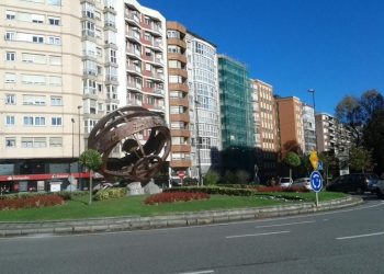 Dos jóvenes de 18 y 22 años golpean y roban a un hombre en Santander