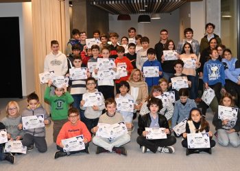 El Ayuntamiento entrega diplomas a los 96 participantes de los talleres navideños de programación y robótica