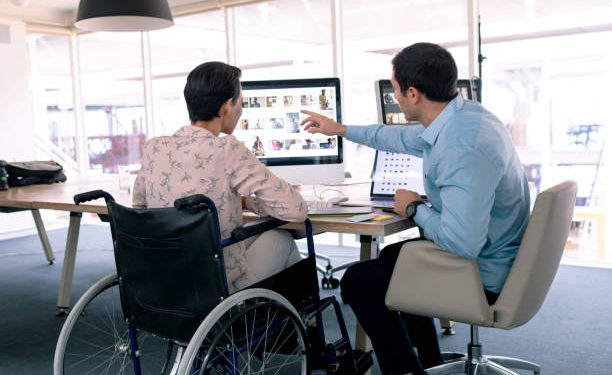 Los contratos a personas con discapacidad en Cantabria suben un 1,1% en 2024, destacando en estabilidad y empleo juvenil