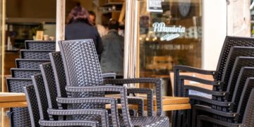 El sector servicios en Cantabria crece un 2,5% en noviembre, superando la media nacional