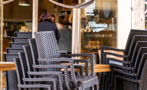 El sector servicios en Cantabria crece un 2,5% en noviembre, superando la media nacional