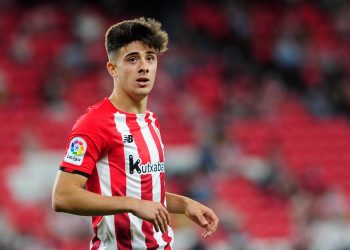 El Racing se aleja de Nico Serrano