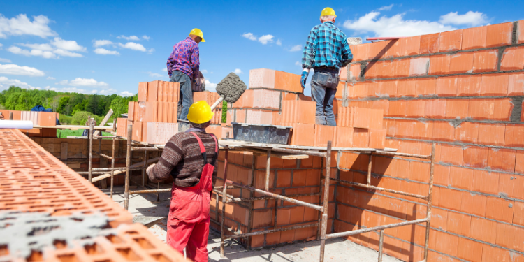 La Cámara de Comercio de Torrelavega lanza un curso gratuito para jóvenes desempleados en el sector de la construcción