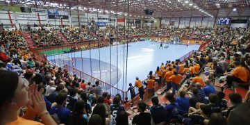 El Bathco BM Torrelavega, entre las cinco aficiones más fieles de ASOBAL tras una primera vuelta histórica