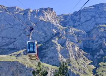Cantabria prevé aprobar este año el plan para gestionar Picos de Europa y regular accesos en Fuente Dé