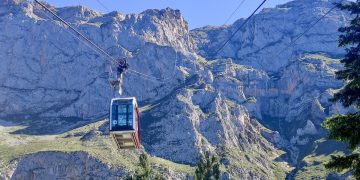 Cantabria prevé aprobar este año el plan para gestionar Picos de Europa y regular accesos en Fuente Dé