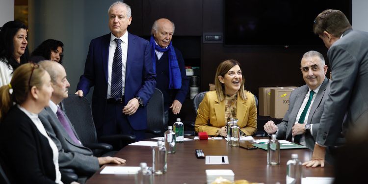 Buruaga respalda la ampliación de Norcantabric en Ramales con una inversión de 20 millones de euros