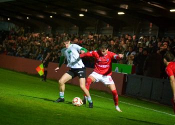 El Laredo vence al Rayo Cantabria y la Gimnástica se hunde ante el Escobedo en los derbis cántabros