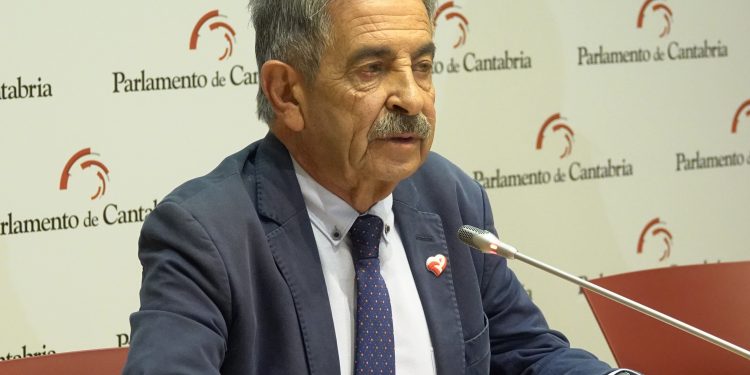 Revilla alerta de la pérdida de millones para Cantabria tras el rechazo al decreto ómnibus en el Congreso
