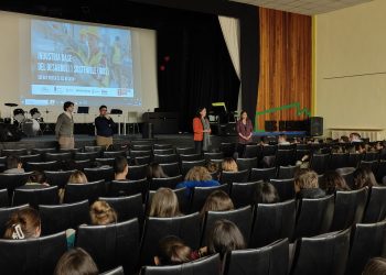 El proyecto ‘Industria, Base del Desarrollo Sostenible 2024’ acerca el sector industrial a 700 estudiantes de Cantabria