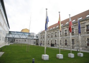 Cuatro acusados de robos en Cantabria aceptan penas reducidas, mientras tres permanecen huidos y serán juzgados más adelante