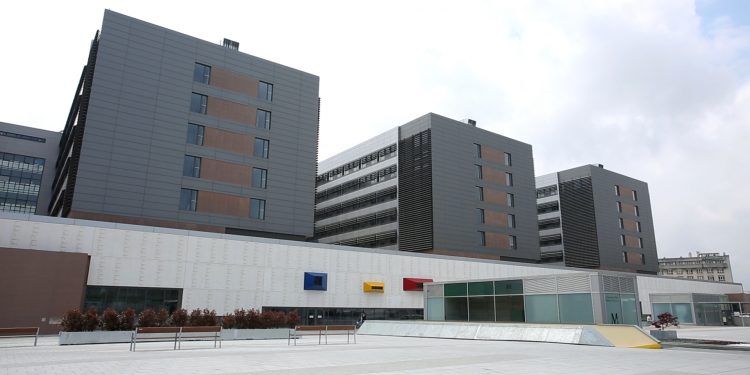 El herido grave del accidente en Turieno evoluciona favorablemente y sale de la UCI