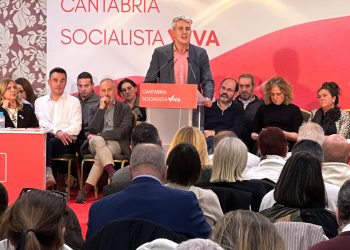 Zuloaga acusa a Sáenz de Buruaga de «asfixiar la economía» regional por la demora en los pagos