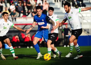 Racing y Málaga lucirán los ‘brazaletes de la esperanza’ en apoyo a la lucha contra el cáncer