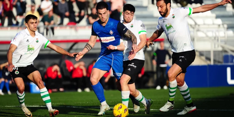 Racing y Málaga lucirán los ‘brazaletes de la esperanza’ en apoyo a la lucha contra el cáncer