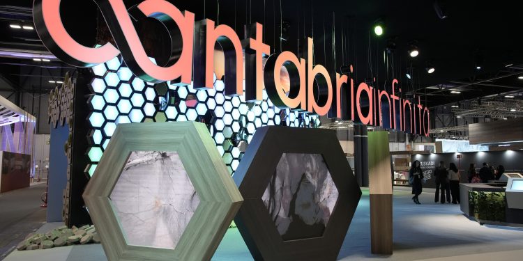 Cantabria se prepara para el Jubileo del Turismo Religioso 2025 y celebra los 140 años de El Capricho de Gaudí en Fitur