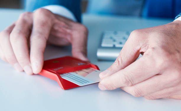 El Plan ‘La Administración Cerca de Ti’ vuelve a Comillas para facilitar trámites electrónicos