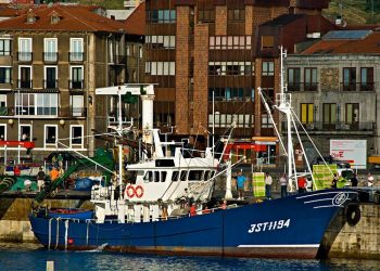Susinos agradece el “esfuerzo” de los inspectores de Pesca para garantizar la seguridad en la costa cántabra  