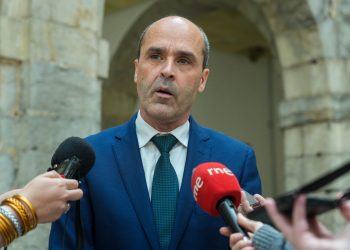 El PP rechaza las críticas del PRC y defiende la Ley de Simplificación Administrativa como clave para el desarrollo de Cantabria