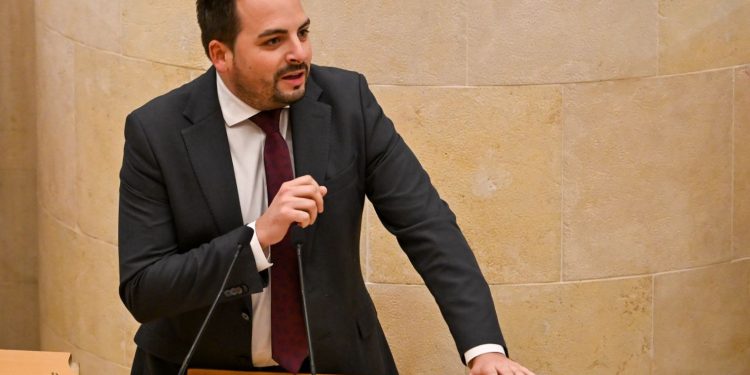 Álvaro Aguirre responde al PRC sobre la Ley de Juventud: «Están mintiendo escandalosamente»