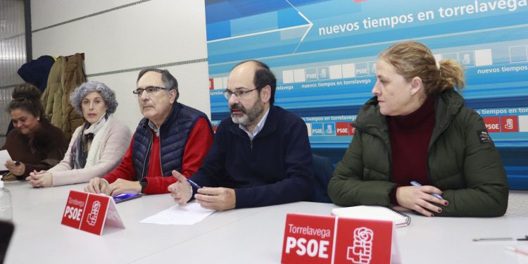 El PSOE de Torrelavega critica al PP por votar en contra de la subida de las pensiones