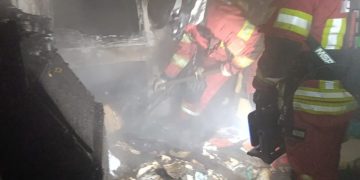 Incendio de madrugada en el edificio Bonifacio de Torrelavega