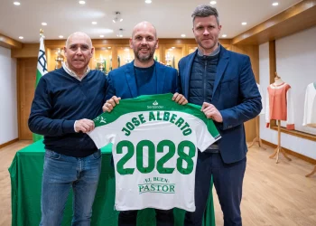José Alberto López renueva con el Racing hasta 2028