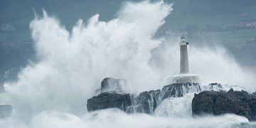 Santander activa el dispositivo preventivo por temporal marítimo con olas de hasta 7 metros