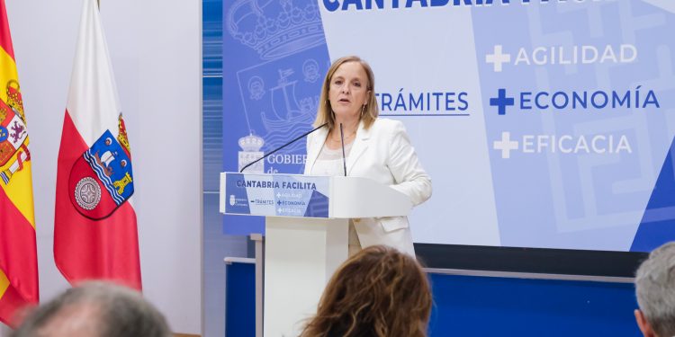 El Parlamento cántabro inicia el debate de la Ley de Simplificación Administrativa entre críticas y ajustes