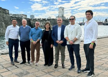 La presidenta de Cantabria se reúne en México con el grupo ACCSA para explorar nuevas inversiones